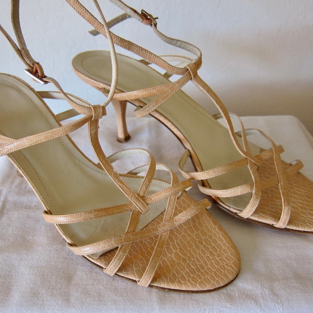 BANANA REPUBLIC blush pink stamped leather ankle strap sandals - size 8.5